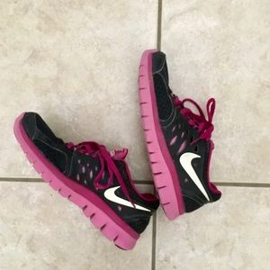 Nike Flex Sneakers